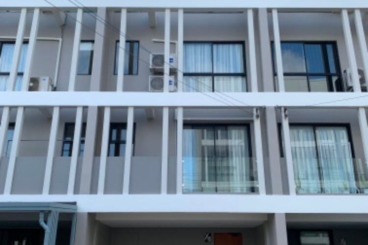 รหัส PR447 ให้เช่าทาวน์โฮม4 ชั้น Y Residence ถนนสุขุมวิท113 ด่านสำโรง แต่งสวยพร้อมอยู่