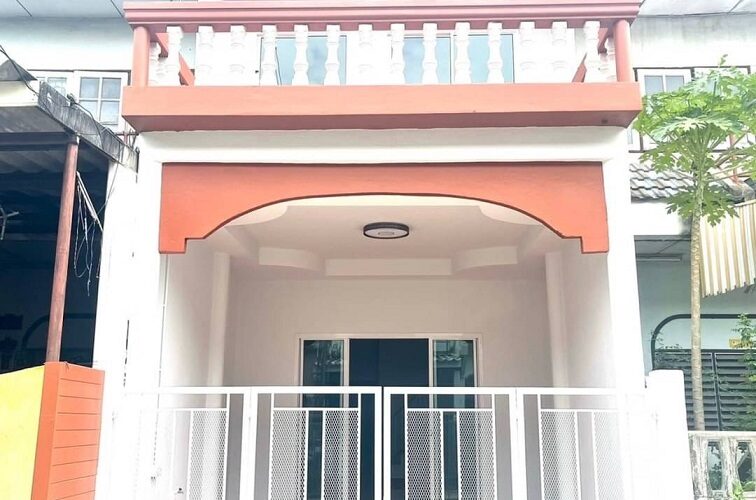 ขายทาวน์เฮ้าส์ หมู่บ้านเสนานิเวศน์ 2 ซอย 20/1ตกแต่งใหม่ทั้งหลัง พร้อมอยู่