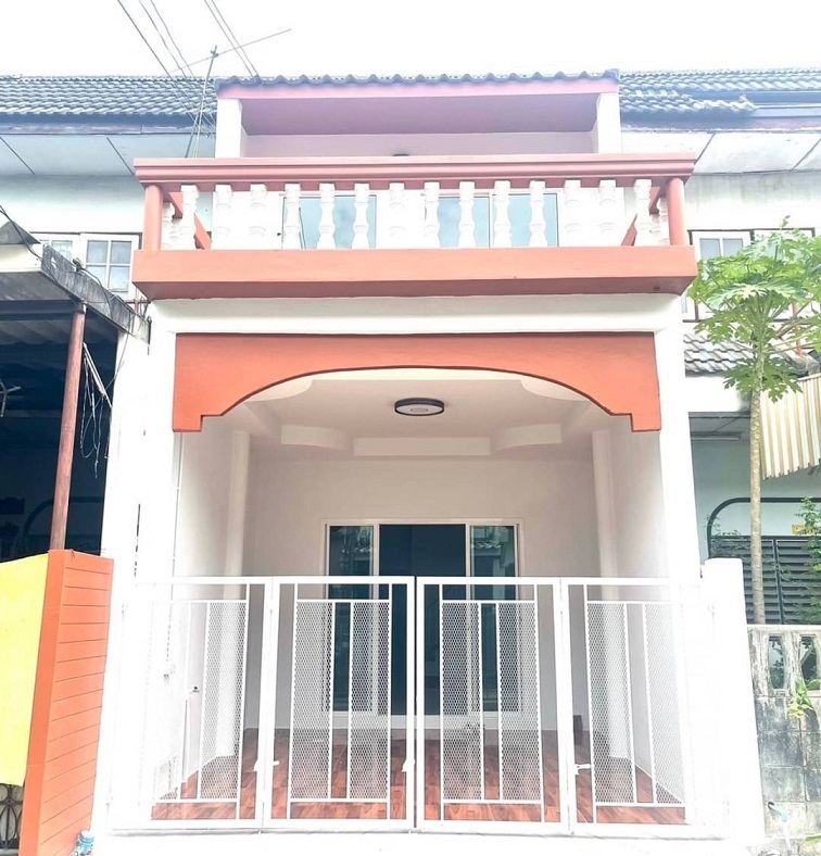 ขายทาวน์เฮ้าส์ หมู่บ้านเสนานิเวศน์ 2 ซอย 20/1ตกแต่งใหม่ทั้งหลัง พร้อมอยู่