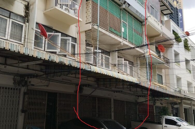 ให้เช่า ตึกแถว 4 ชั้น มี 2 ตึกติดกัน เหมาะเป็นคลังสินค้า ถนนรางน้ำ ใกล้ BTS อนุสาวรีย์ชัยสมรภูมิ