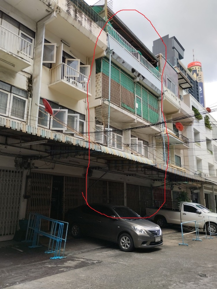 ให้เช่า ตึกแถว 4 ชั้น มี 2 ตึกติดกัน เหมาะเป็นคลังสินค้า ถนนรางน้ำ ใกล้ BTS อนุสาวรีย์ชัยสมรภูมิ