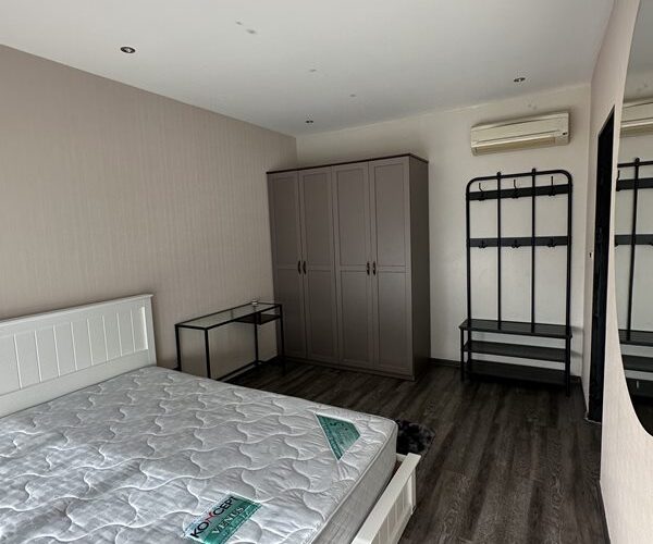 ขายคอนโด ดิอัลโคฟ ทองหล่อ10 มี เฟอนิเจอร์ให้ครบ 1ห้องนอน 1ห้องน้ำ 43ตรม ชั้น12A โทร 082-456-6645