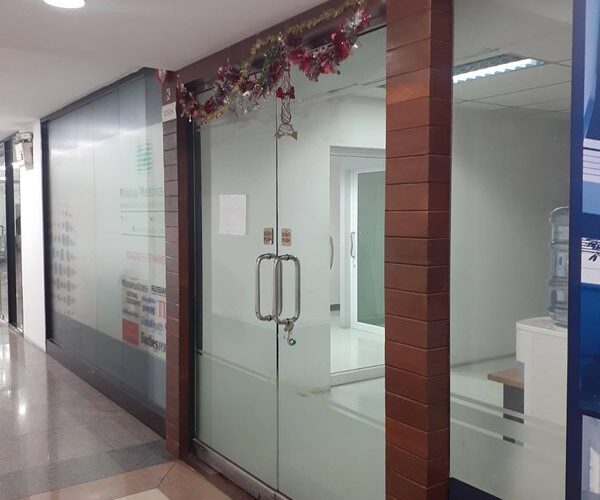 ออฟฟิศแบ่งเช่า อาคารพญาไทพล่าซ่า พร้อมโต๊ะเก้าอี้ ติด BTS สถานีพญาไท และใกล้ Airport Rail Link