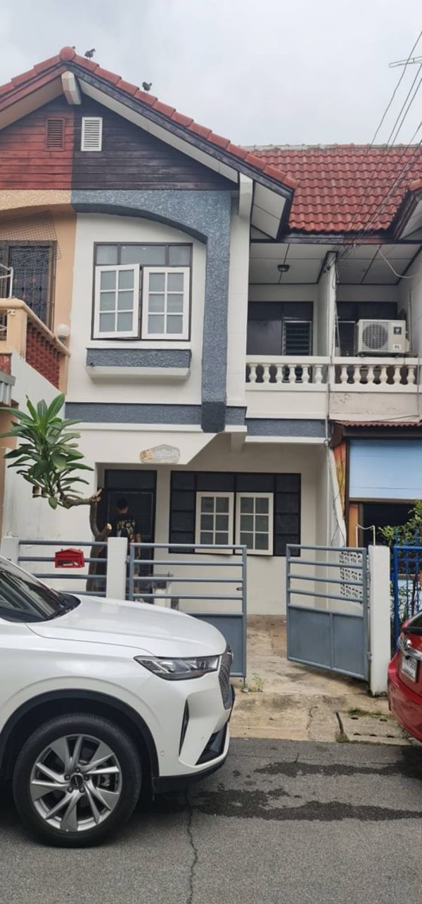 ขายบ้านเหมือนฝัน ทาวน์เฮ้าส์ 2ชั้น ซอยเสรีไทยซอย 33/1 ขนาด 26 ตรว. 2ห้องนอน ราคาดีทำเลดี