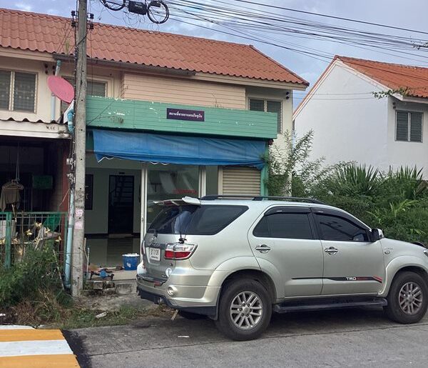 ให้เช่าบ้าน โครงการ บ้านเอื้ออาทร รังสิต คลอง 9 เหมาะสำหรับค้าขาย หรืออยู่อาศัย โทร 0847524113