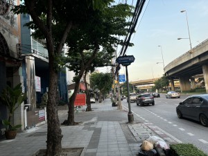 ที่พักรายวันใกล้ รพ ศิริราช ราคาพิเศษ THER BANGKOKNOI