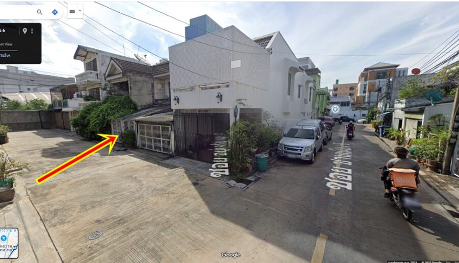 ขายทาวน์เฮาส์ บ้าน 2 ชั้น หลังสถานทูตจีน 20 ตร.ว. 3 ห้องนอน 2 ห้องน้ำ Tel. 063-289-7879