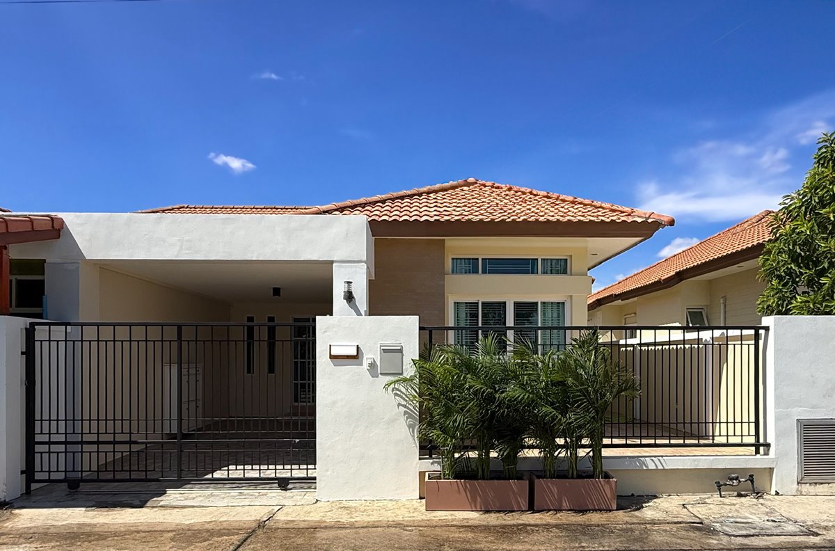 ให้เช่า บ้านแฝด หมู่บ้านภูเก็ตวิลล่าเจ้าฟ้า 2 เฟอร์ครบ พร้อมเข้าอยู่ ทำเลดี ใกล้ถนนหลัก เข้าถึงสะดวก