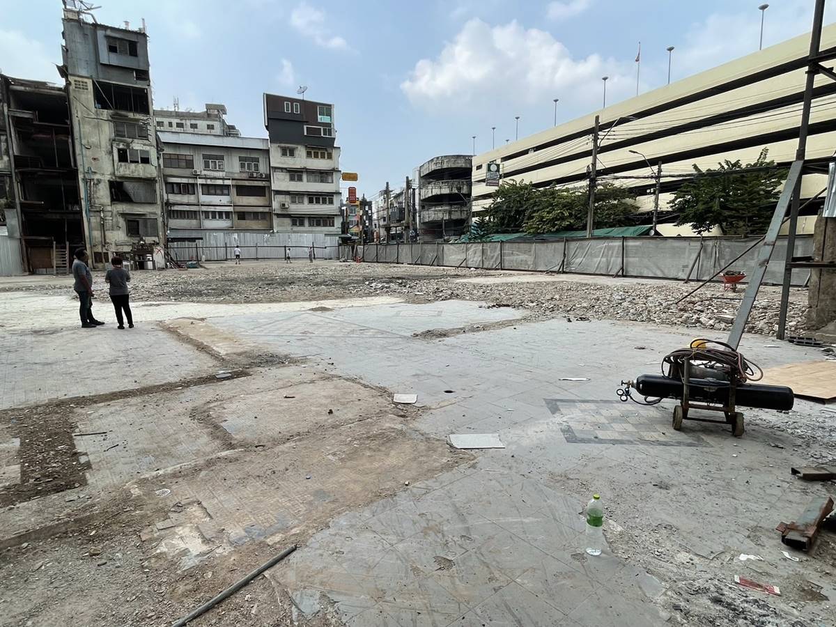 ให้เช่าที่ดินระยะยาว ขนาด 355 ตารางวา หน้าที่ดินยาวติดถนนไกรสีห์ 60 เมตร ซึ่งเป็นถนนคู่ขนานกับถนนข้าวสาร และเป็นหนึ่งใน 4 เส้นทางท่องเที่ยวสำคัญ ย่านถนนข้าวสาร บางลำพู โทร 0891072111