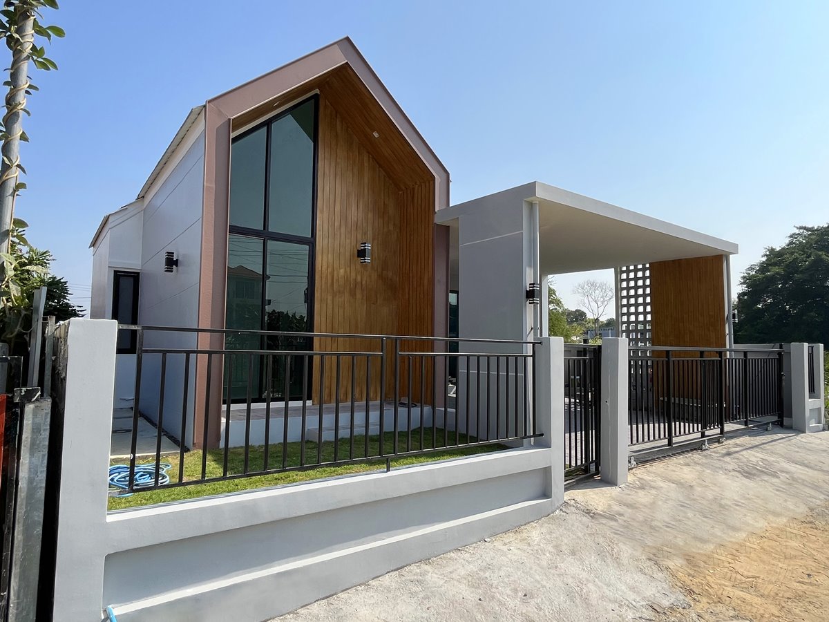 ขายบ้านเดี่ยว 1 ชั้น (อยู่ ซ.เชื่อมสัมพันธ์ 20 หนองจอก กทม.) 3นอน 2น้ำ 2จอดรถ เนื้อที่ 50 ตรว. เพียง 3.1 ล้าน โทร 081-684-0770