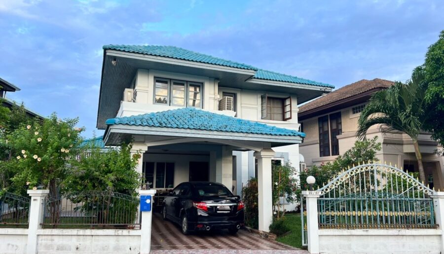 บ้านเดี่ยว 82 ตรว. หมู่บ้านภัทรนิเวศน์ลากูน บางบัวทอง นนทบุรี ทำเลดี เดินทางสะดวก! Tel 096-195-4426