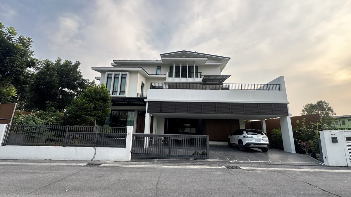 ขายบ้าน 3 ชั้น หมู่บ้าน Raya Residence Bangkok รามคำแหง 118 แยก 33 พื้นที่ 124.6 ตร.ว. โทร 098-2459954