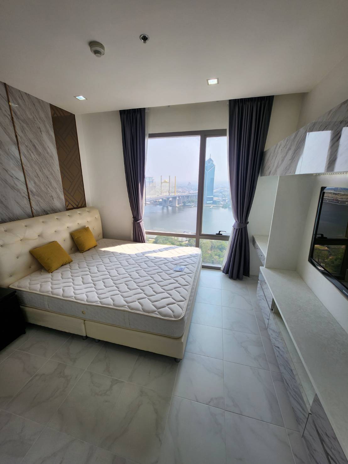 ถูกกว่าซื้อคอนโด ได้พื้นที่ใหญ่กว่า ใกล้เมือง ล้อมรอบด้วยบ้านเดี่ยว 20-40 ล้าน ขายทาวน์โฮม 3 ชั้น สภาพใหม่ไม่เคยเข้าอยู่ โทร 0959496347