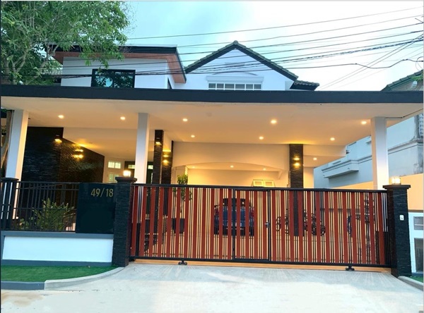 ขายบ้านเดี่ยว 2 ชั้น รวมเฟอร์นิเจอร์ หมู่บ้านราชพฤกษ์ วงแหวน-บางบอน 4 เงียบสงบ 5 ห้องนอน 4 ห้องนํ้า โทร 0865402132