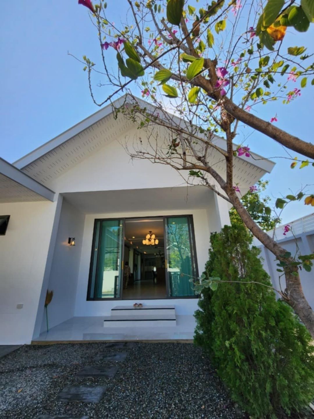 บ้านใหม่ น้ำแพร่ หางดง 12.9 ล้าน 198 ตรว. รูปตัว U ท่ามกลางธรรมชา