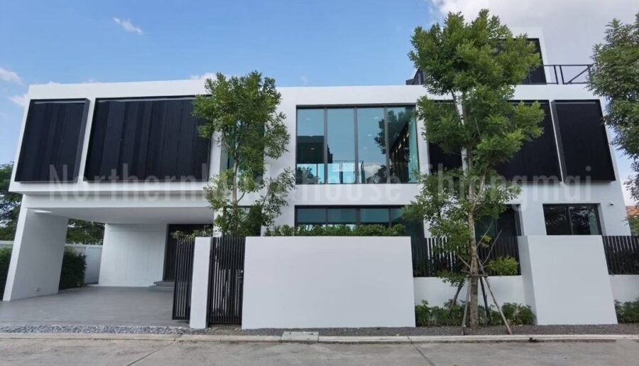 ขายด่วน 15.9 ล้าน บ้านพูลวิลล่า 3 ชั้น อ.เมือง ใกล้สนามบิน 5 นาที