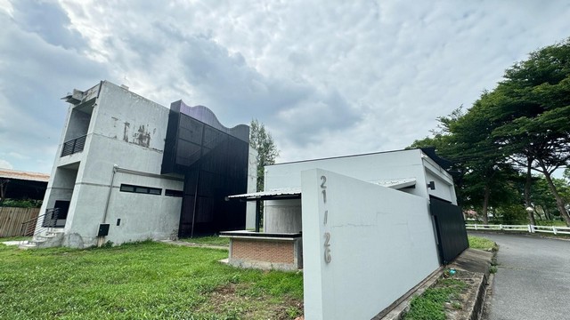 ให้เช่า บ้านเดี่ยวสไตล์ลอฟโมเดิร์น วิว สนามกอฟ Legazy พักอาศัย