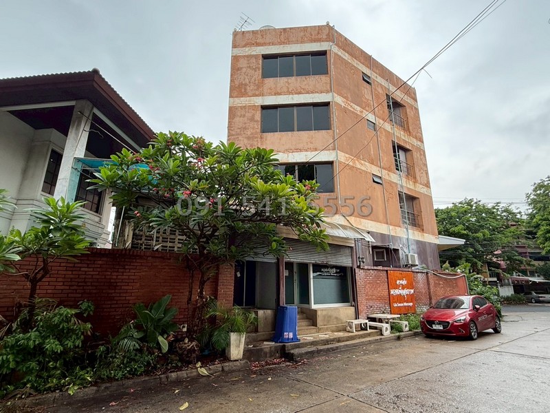 ให้เช่า อาคารสำนักงาน 4 ชั้น พร้อมดาดฟ้า หลังตลาดบองมาร์เช่