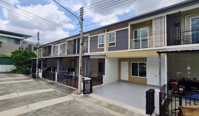 ขายทาวน์โฮมสไตล์ลอฟท์ Delight De Loft เมืองเอก