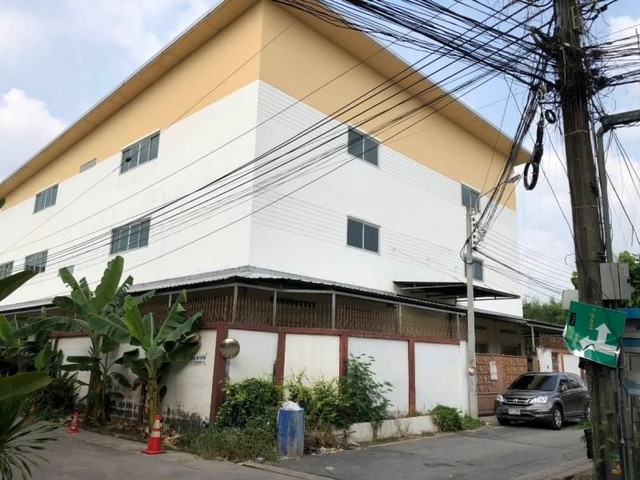 ขายตึกออฟฟิตพร้อมโกดัง มีลิฟส่งของ ลาดปลาเค้า14