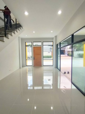 ให้เช่าออฟฟิศหลังมุมมีโกดัง450ตร.มย่านบางใหญ่นนทบุรีซอยกัตนาบางม่