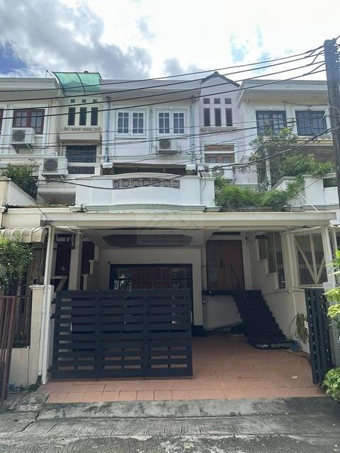 ให้เช่าทาวน์โฮม 2 ชั้น 32 ตรว. หมู่บ้าน Parklane ปรีดีพนมยงค์ 35