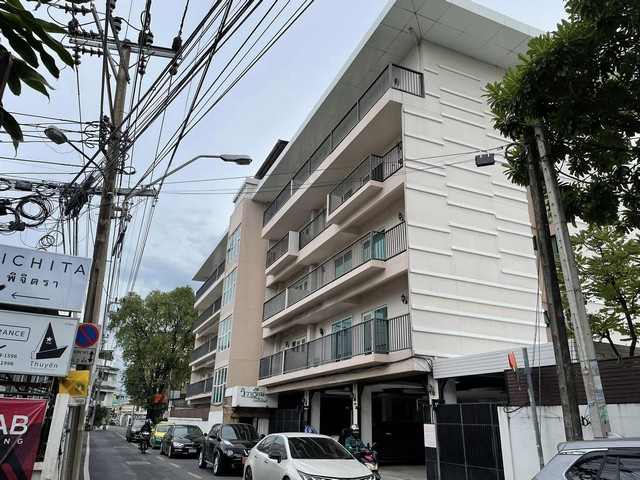 ให้เช่าอาคาร 5 ชั้น 2,200 ตรม. เอกมัย 12 มีลิฟท์ ใกล้ BTS เอกมัย