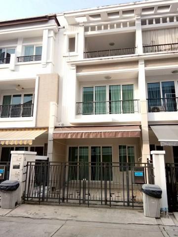 ให้เช่าทาวน์โฮม 3 ชั้น 200 ตรม. หมู่บ้านกลางกรุงสาธร ย่านพระราม 3