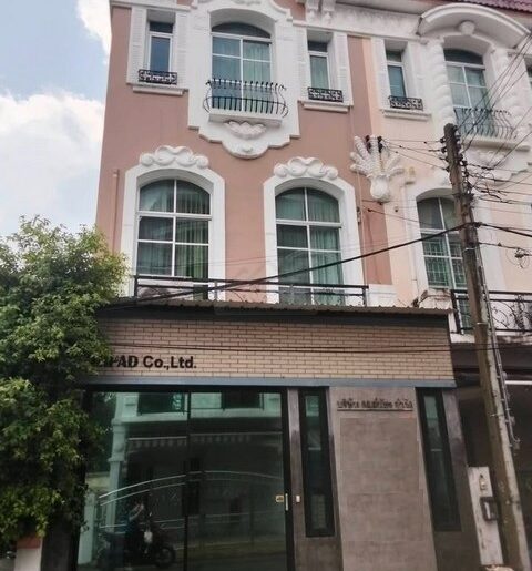 ให้เช่าทาวน์โฮมหลังมุม 4 นอน บ้านกลางเมืองมอนติคาร์โล ใกล้บองมาเช