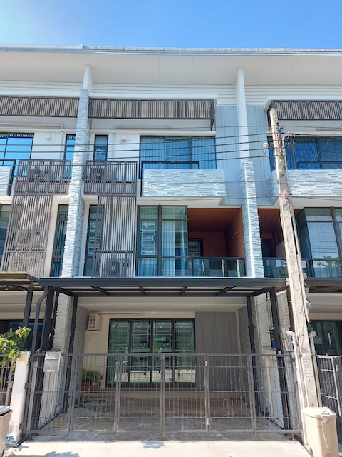 BH3626 ให้เช่าทาวน์โฮม 3 ชั้น หมู่บ้านเพล็กซ์ บางนา กม.5