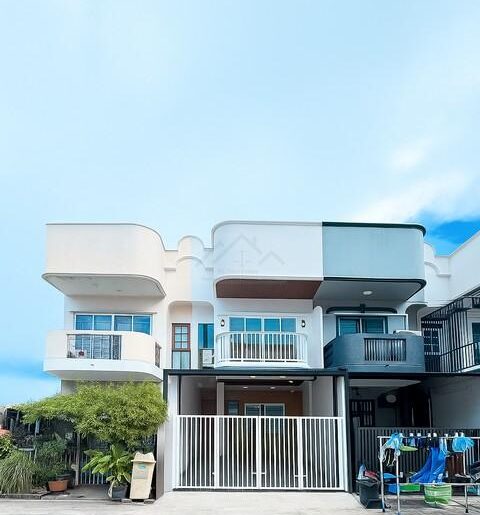 ขายทาวน์โฮม 2 ชั้น หมู่บ้าน 84 แมนชั่น ลาดพร้าว 84 ใกล้ MRT ลาดพร