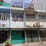 ขายด่วน! อาคารพาณิชย์พร้อมดาดฟ้า 3 ชั้น 6 คูหา เนื้อที่ 67.8 ตร.ว