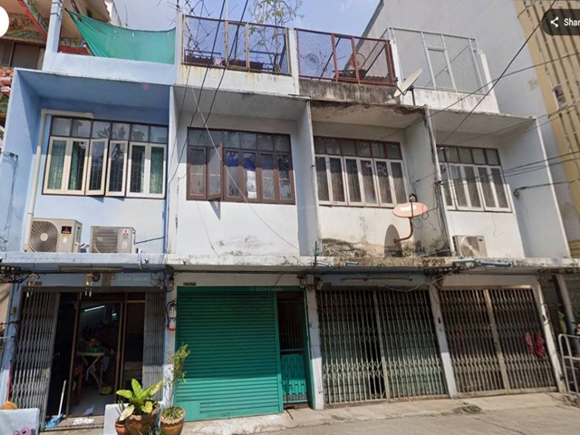 ขายด่วน! อาคารพาณิชย์พร้อมดาดฟ้า 3 ชั้น 6 คูหา เนื้อที่ 67.8 ตร.ว