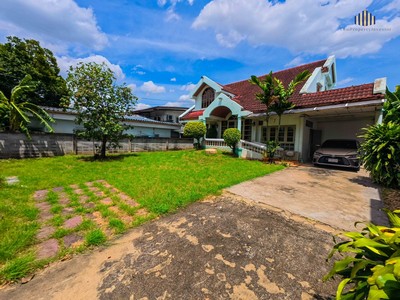 ขายบ้านเดี่ยว ซอยลาดพร้าววังหิน 52 บ้านเล่นระดับ สวยมีสไตล์