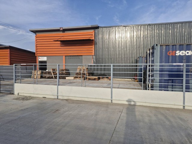 400-500 ตารางเมตร รถ 20 ฟุตเข้าได้ ประชาอุทิศ 79 สุขสวัสดิ์ 64