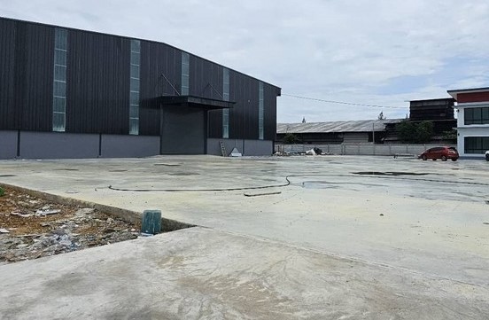 7.5 ไร่ โกดัง 3,000 ตรม. ออฟฟิศ 2 ชั้น 360 ตรม.อยู่นาโคก สมุทรสาค