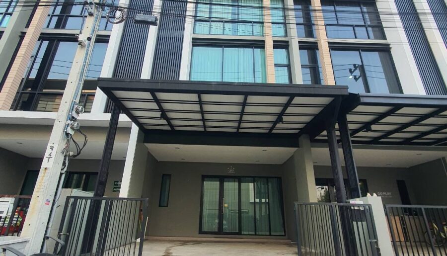 ให้เช่าออฟฟิศ ติดถนน ทำเลทอง​ ใจกลางเมือง โครงการพรีเมี่ยมเพลส 10