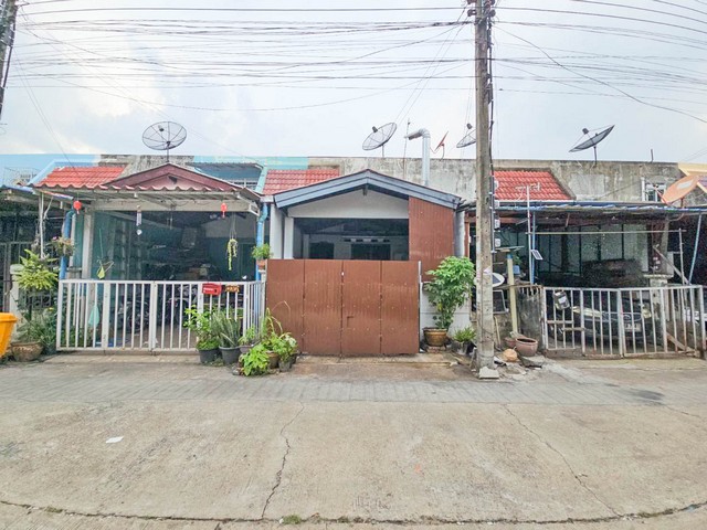 บ้านทาวน์เฮาส์ หมู่บ้านวงศกร 5 1 นอน 1 น้ำ 18 วา ราคาถูก