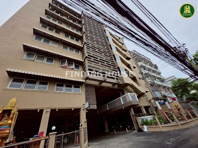 ขายอพาร์ทเม้นท์ 8 ชั้น 125 ห้อง ใจกลางเมืองซอยรางน้ำ