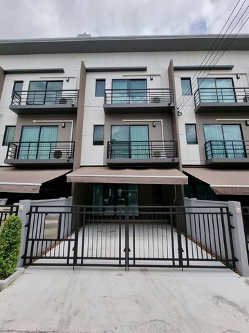 ให้เช่าทาวโฮม3ชั้น ใกล้จุดขึ้น-ลงทางด่วนรามอินทรา-อาจณรงค์