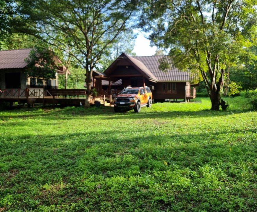 บ้านพักตากอากาศบ้านไม้ ติดลำธาร Private Nature House @ แก่งคอย สระบุรี โทร 083-5822221